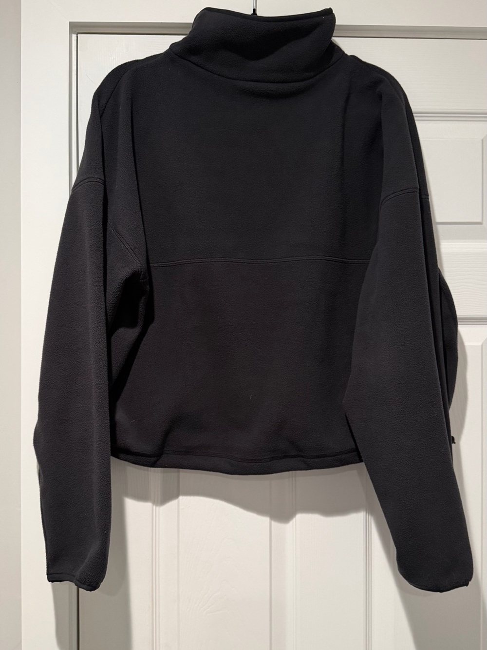Auth. ✅ NWOT ALO Yoga Polar Fleece Retreat Cover- Up in “Black” Size Medium🖤 - Picture 9 of 10